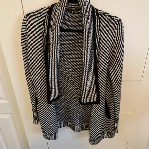 Dynamite Black & White Knit Sweater - Picture 1 of 6